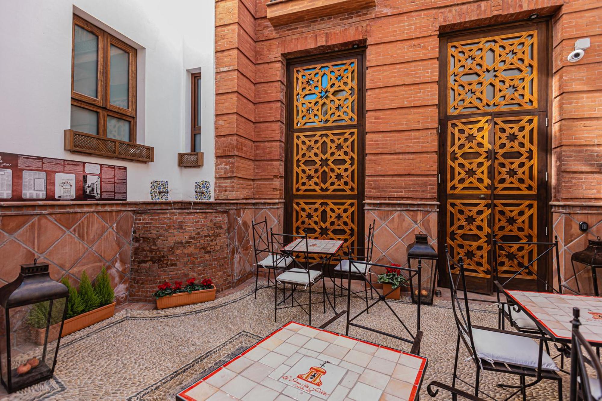 La Ermita Suites - Unico Hotel Monumento De Cordoba — Fotos 1